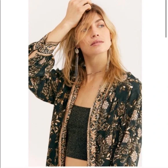 Free People Kaelin Embroidered Floral Fringe Kimono Open Jacket Size M - Picture 4 of 15
